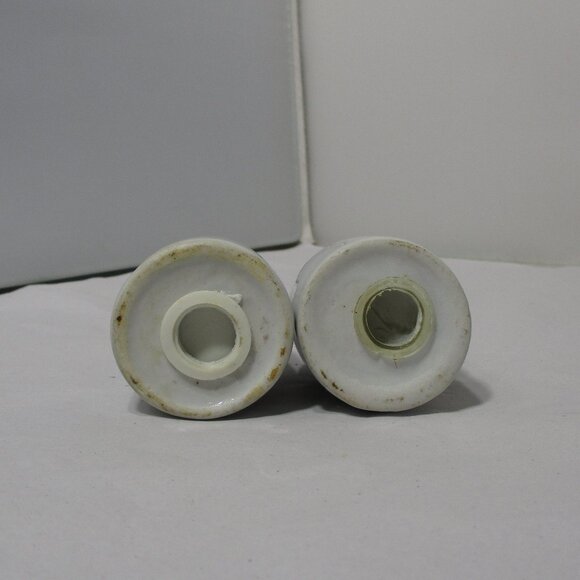 Vintage White Milk Bottle Shape Country Cat Design Salt & Pepper Shakers Set - Picture 3 of 4